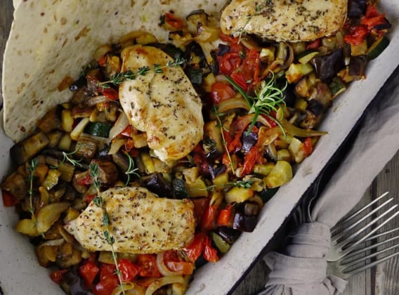 Pečené ratatouille s kuřecím masem Pečené ratatouille s kuřecím masem