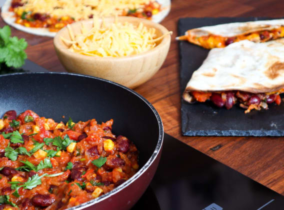 Mexická quesadilla s fazolovou náplní a sýrem Mexická quesadilla s fazolovou náplní a sýrem