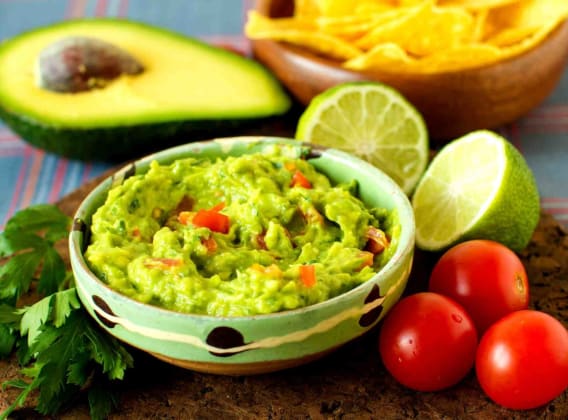 Guacamole: Dokonalý základní recept s tipy, jak ho ještě vylepšit Guacamole: Dokonalý základní recept s tipy, jak ho ještě vylepšit