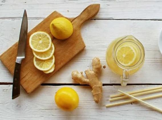 Zázvorová limonáda s medem Zázvorová limonáda s medem