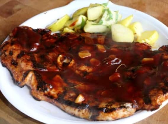 Vepřový steak s BBQ omáčkou Vepřový steak s BBQ omáčkou
