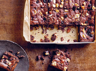 Čokoládové brownies s ořechy a sušeným ovocem Čokoládové brownies s ořechy a sušeným ovocem