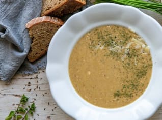 Babiččina chlebová polévka Babiččina chlebová polévka