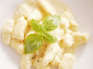 Gnocchi quattro formaggi podle Zdeňka Pohlreicha. Gnocchi quattro formaggi podle Zdeňka Pohlreicha.