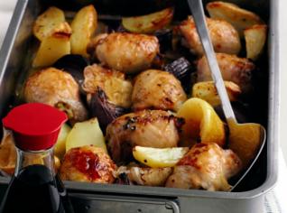 Citronové kuře s pečenými bramborami Citronové kuře s pečenými bramborami