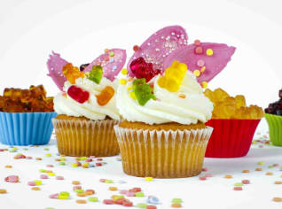 Haribo mandlové cupcakes plněné ovocnou směsí Haribo mandlové cupcakes plněné ovocnou směsí