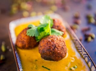 Malai kofta – indické vegetariánské koule s omáčkou Malai kofta – indické vegetariánské koule s omáčkou