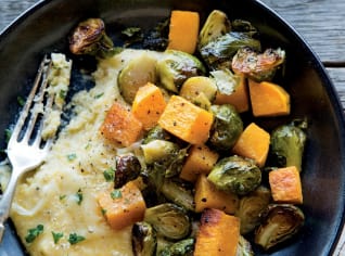 Sýrová polenta s opečenou zeleninou Sýrová polenta s opečenou zeleninou