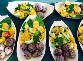 Ovocné curry s rýžovými koulemi z Plevelu Ovocné curry s rýžovými koulemi z Plevelu