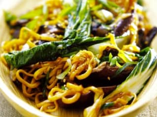 Stir-fry se šitake a bok choy Stir-fry se šitake a bok choy