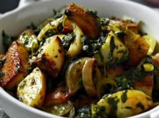 Indické brambory se špenátem Sag Aloo Indické brambory se špenátem Sag Aloo