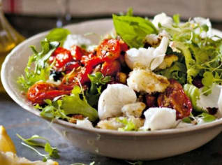 Panzanela s pečenými rajčaty Panzanela s pečenými rajčaty