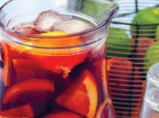 Osvěžující sangria s ovocem Osvěžující sangria s ovocem