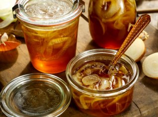 Medovo-cibulový sirup proti kašli a nachlazení Medovo-cibulový sirup proti kašli a nachlazení
