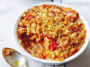 Rajčatové makarony se sýrem Rajčatové makarony se sýrem