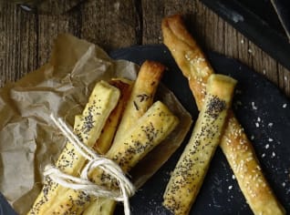Křupavé tvarohové tyčinky nejen k vínu Křupavé tvarohové tyčinky nejen k vínu