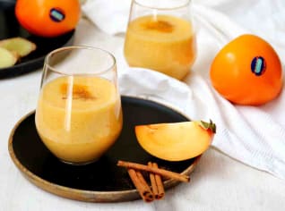 Zimní smoothie s kaki a voňavým kořením Zimní smoothie s kaki a voňavým kořením