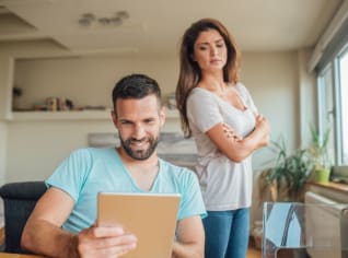 Příběh Jany: Mám šťastné manželství, i když je mi můj muž možná nevěrný Příběh Jany: Mám šťastné manželství, i když je mi můj muž možná nevěrný