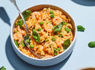 Rizoto z těstovinové rýže orzo s krevetami a hráškem Rizoto z těstovinové rýže orzo s krevetami a hráškem
