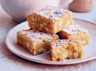 Citronové blondies s levandulí Citronové blondies s levandulí
