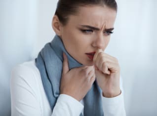 Bolí vás v krku? 10 léčivých jídel, která vám pomůžou Bolí vás v krku? 10 léčivých jídel, která vám pomůžou