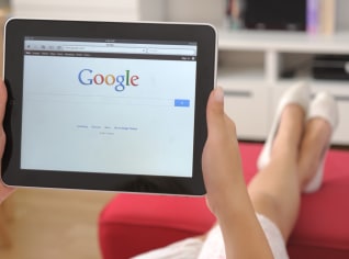 Mocný doktor Google: Ví o zdraví všechno, ale opravdu vám dokáže správně poradit? Mocný doktor Google: Ví o zdraví všechno, ale opravdu vám dokáže správně poradit?