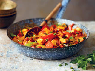 Paneer kadhai s rajčaty a paprikami Paneer kadhai s rajčaty a paprikami