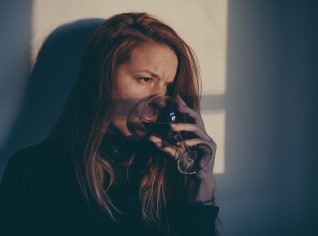 Ujíždíte na alkoholu? Takhle se vám projeví konzumace na vaší kráse Ujíždíte na alkoholu? Takhle se vám projeví konzumace na vaší kráse