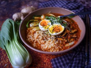 S Klárou v kuchyni: Jednoduchý kimchi ramen S Klárou v kuchyni: Jednoduchý kimchi ramen