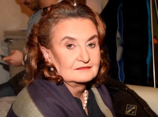 Herečka Eva Holubová si chce změnit příjmení. Holubová je jen značka mojí firmy, říká. Herečka Eva Holubová si chce změnit příjmení. Holubová je jen značka mojí firmy, říká.