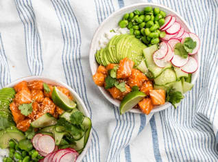 Havajské poke bowl s lososem Havajské poke bowl s lososem