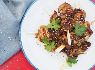 Kuřecí satay s brusinkovou omáčkou Kuřecí satay s brusinkovou omáčkou