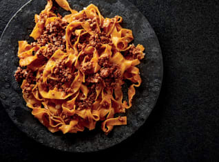 Tagliatelle s masovým ragú, kterým se neříká boloňské Tagliatelle s masovým ragú, kterým se neříká boloňské