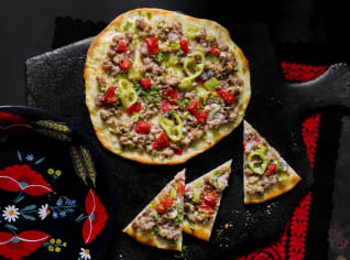 Arménská pizza lahmadžo Arménská pizza lahmadžo