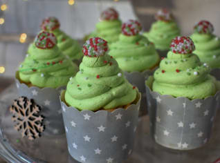 Sladké vánoční stromečky – originální recept na cupcakes Sladké vánoční stromečky – originální recept na cupcakes