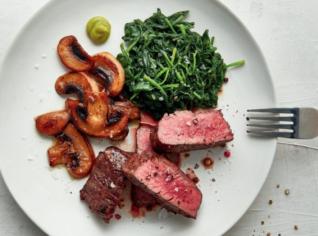 Steak s wasabi špenátem Steak s wasabi špenátem