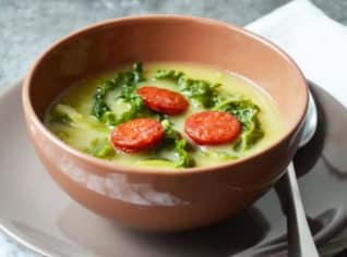 Kapustová polévka Caldo verde Kapustová polévka Caldo verde