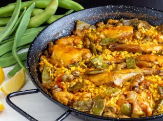 Paella valenciana – autentický recept, který můžete vyzkoušet doma Paella valenciana – autentický recept, který můžete vyzkoušet doma