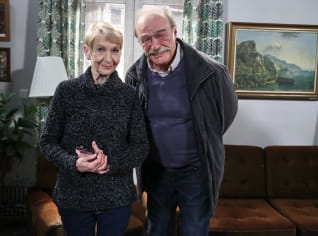 Daniela Kolářová s Pavlem Novým v ateliéru seriálu Sestřičky. Daniela Kolářová s Pavlem Novým v ateliéru seriálu Sestřičky.