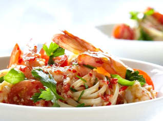 Citronové linguine s česnekovými krevetami Citronové linguine s česnekovými krevetami