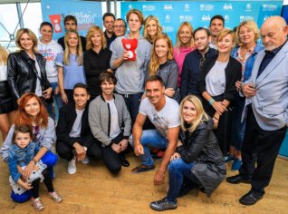 Když celebrity pomáhají aneb známé tváře a charita Když celebrity pomáhají aneb známé tváře a charita