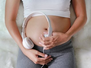 Děti v břiše matky rády poslouchají Bacha Děti v břiše matky rády poslouchají Bacha