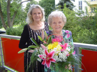 Eva Pilarová při oslavě narozenin maminky Eva Pilarová při oslavě narozenin maminky