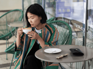 Návrhářka Mimi Lan Nguyen Návrhářka Mimi Lan Nguyen