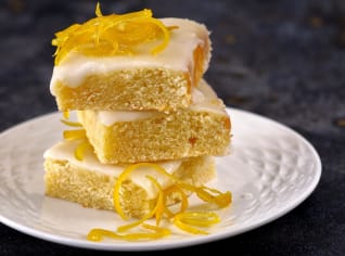 Citronový koláč s bílou čokoládou a ledovou polevou Citronový koláč s bílou čokoládou a ledovou polevou