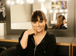 Ewa Farna se snaží skloubit mateřství s prací Ewa Farna se snaží skloubit mateřství s prací