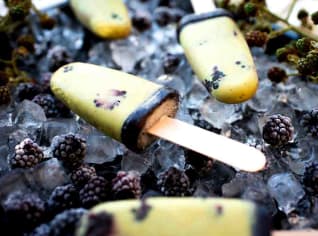 Matcha nanuky s ostružinami a mákem Matcha nanuky s ostružinami a mákem