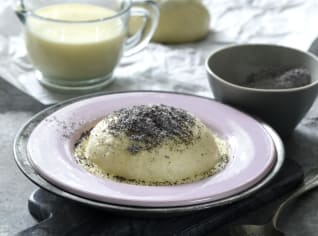Germknödel - rakouský kynutý knedlík s povidly Germknödel - rakouský kynutý knedlík s povidly