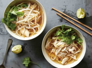 Vietnamská kuřecí polévka Pho Ga Vietnamská kuřecí polévka Pho Ga