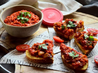 Veganské chilli se zeleninou, fazolemi a ajvarem Veganské chilli se zeleninou, fazolemi a ajvarem